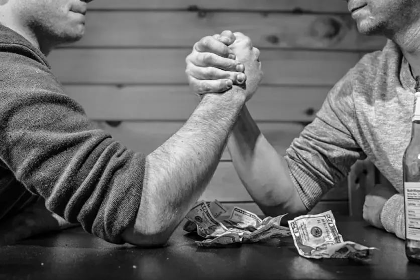 black-and-white-people-bar-men-1024x683 (1)
